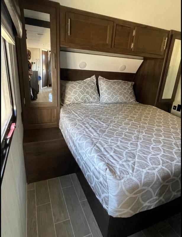 2020 Camper Fully Hooked-up At Rv Park! *