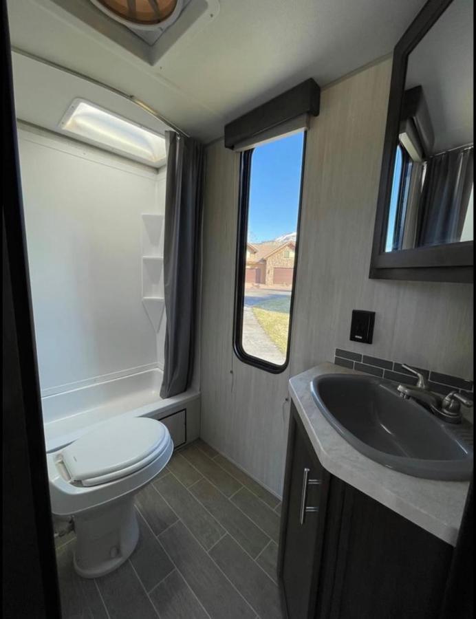 2020 Camper Fully Hooked-up At Rv Park! Campsite